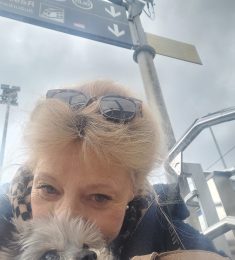 Julia, 55 ans, Une femme, Bruxelles, Belgique